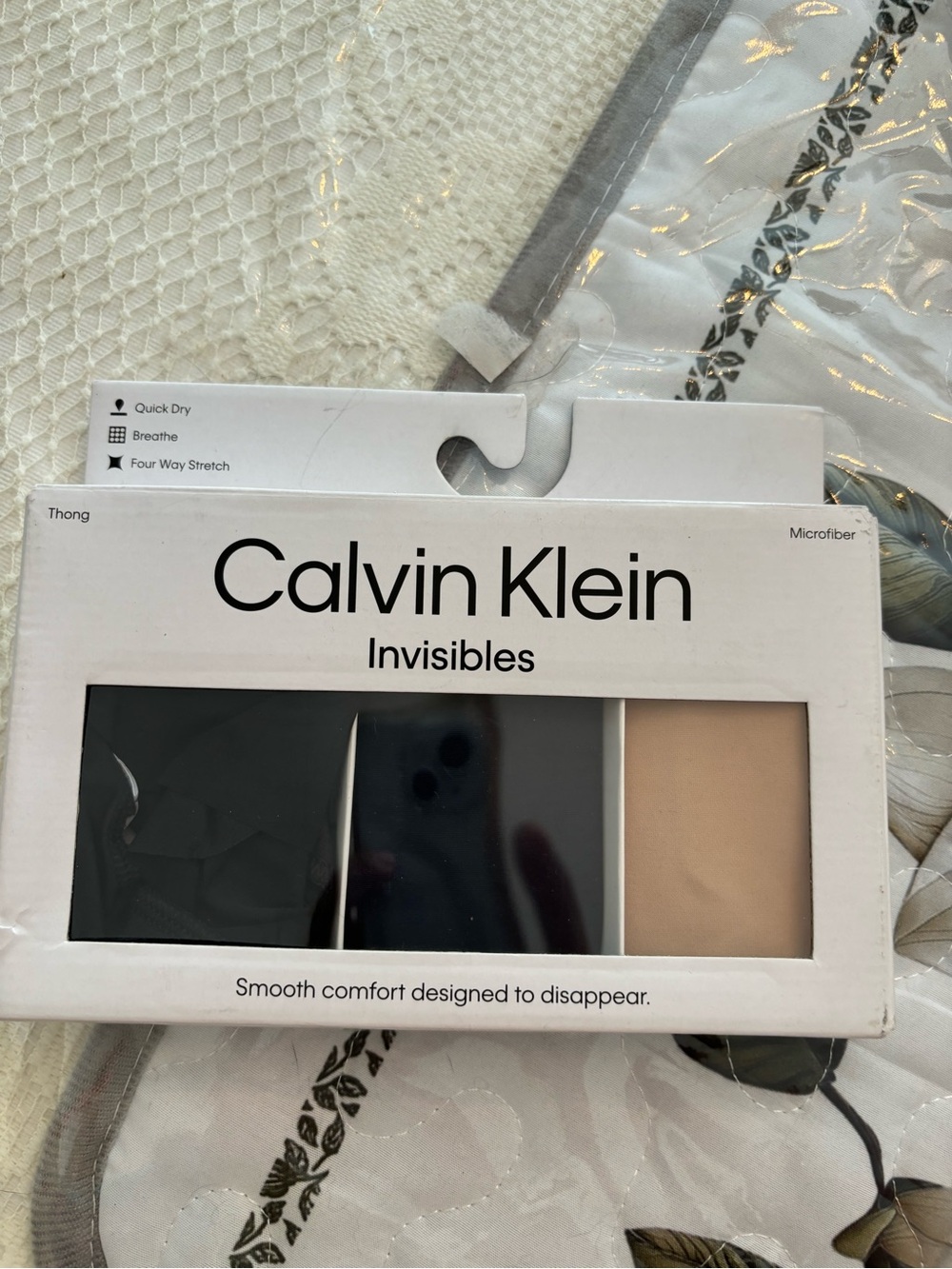 Calvin Klein Invisibles XL Thong 3-Pack - Black, Gray, Beige